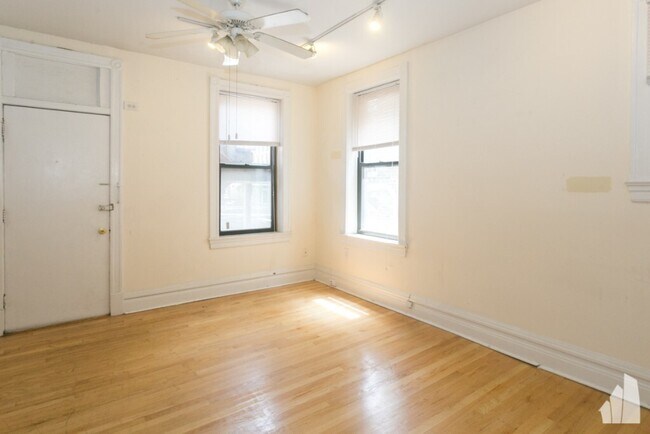Foto del edificio - 3525 N Wilton Ave
