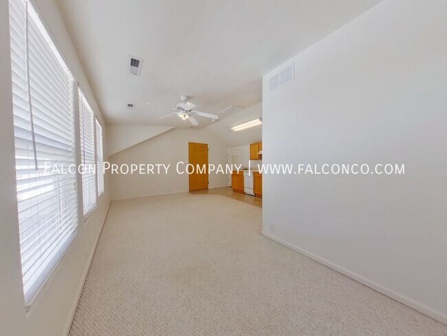 Building Photo - Adorable Studio in Spring Creek! - Lease P...