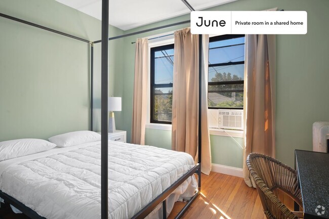 Building Photo - Private bedroom in 4 bed/1 bath Home