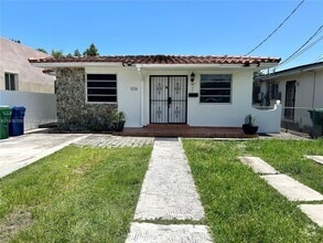 Building Photo - 5726 SW 20th St