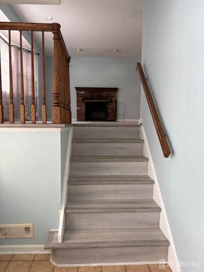 Building Photo - 31 Tall Oaks Dr