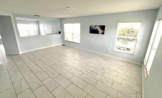 Foto del edificio - 642 Elderberry Dr