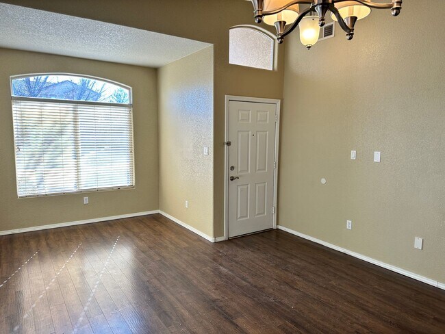 Foto del edificio - Cabezon Beauty | Large Yard | 2 Living Areas & Upstairs Loft | 1-year Lease |Tours Available!