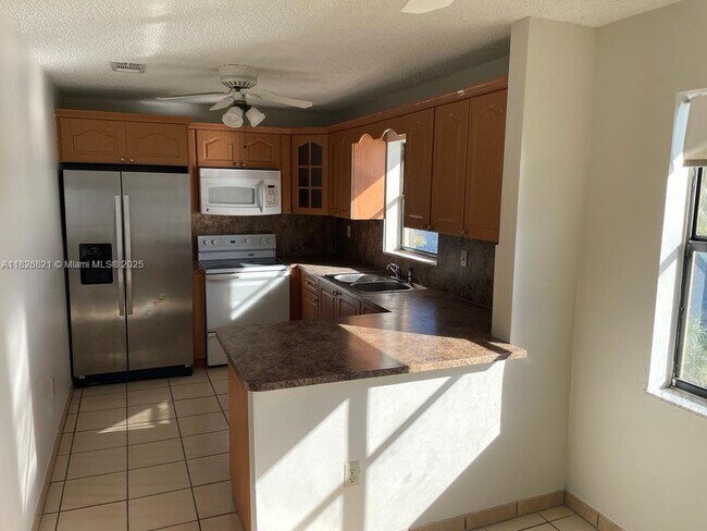 Foto del edificio - 6862 NW 173rd Dr