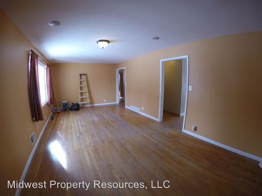 Building Photo - 308 SE Corder St