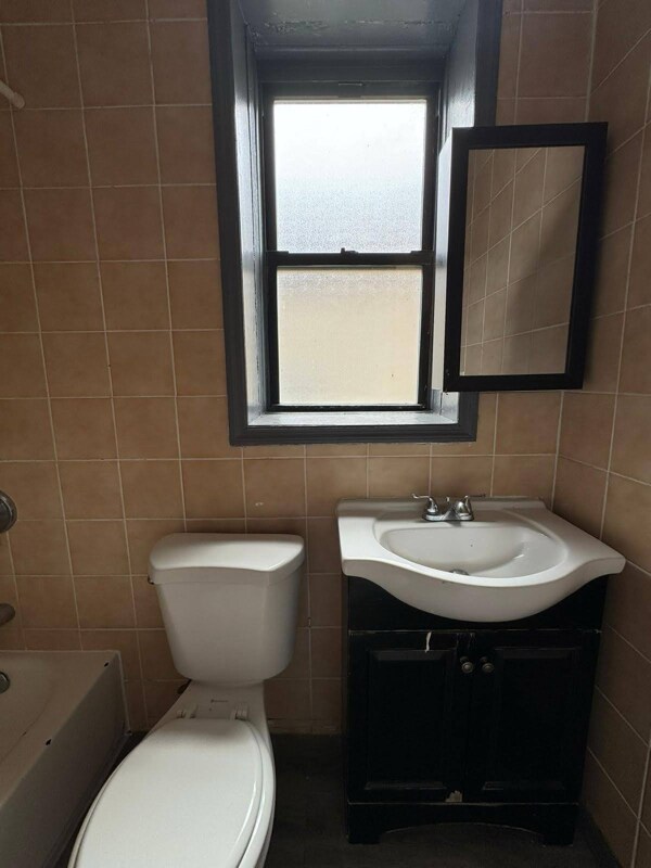 Foto del edificio - 53 Milford Ave