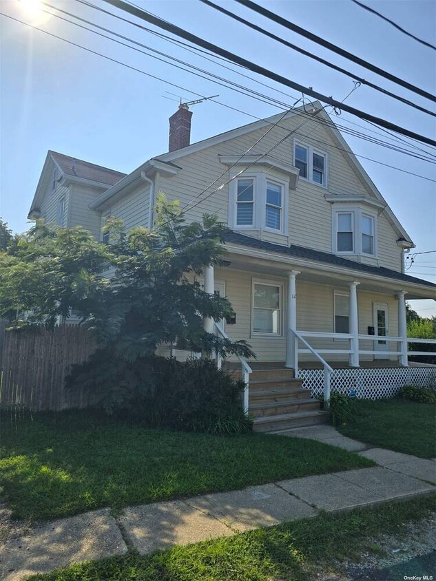 Primary Photo - 12 Westside Ave
