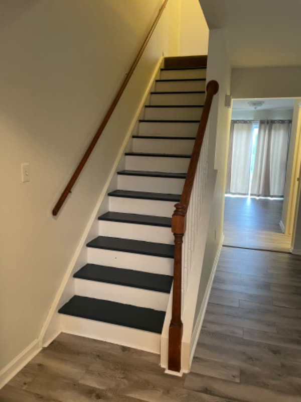 Primary Photo - 103 Millview Ct