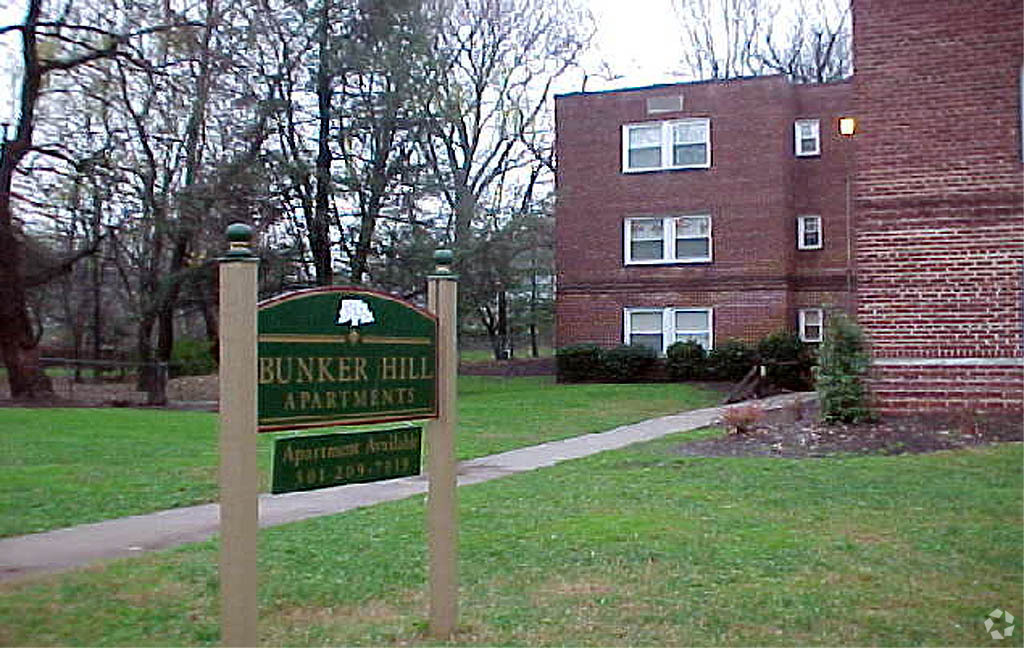 Foto del edificio - Bunker Hill Apartments