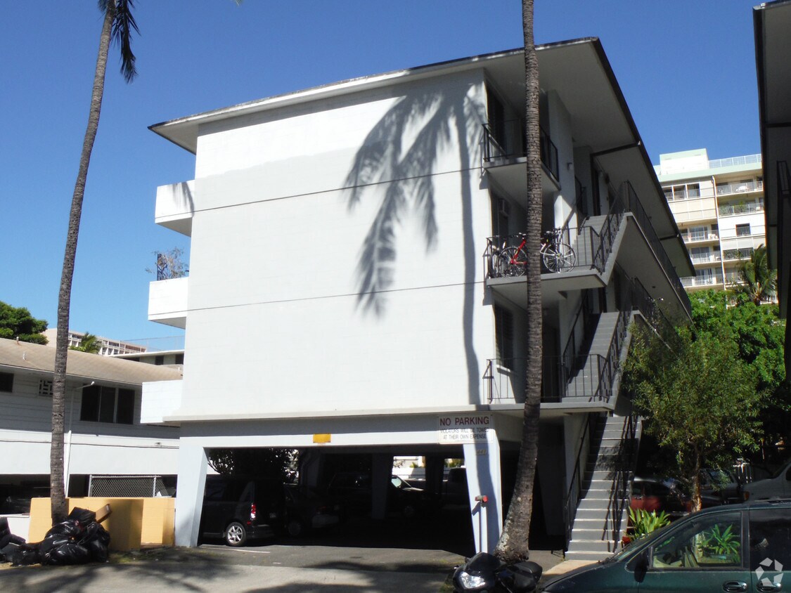 Building Photo - 441 Pau St