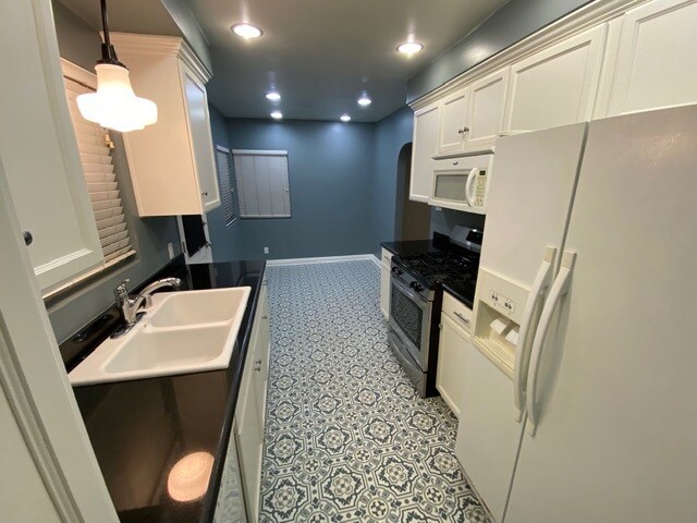 kitchen - 1638 Preuss Rd