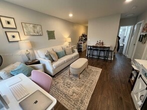 Building Photo - 730 NW 4th Ave