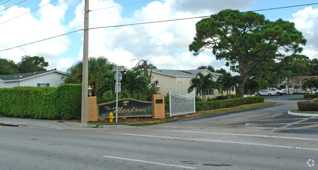 Foto del edificio - The Meadows FL