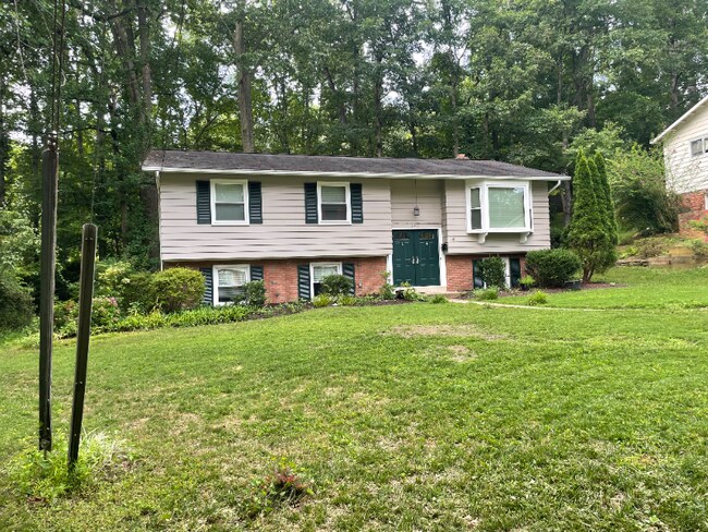 Foto del edificio - 8511 Canterbury Dr