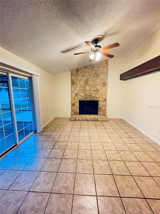 Building Photo - 207 W Panama Rd