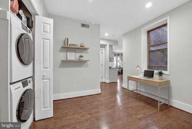 Foto del edificio - 249 Florida Ave NW