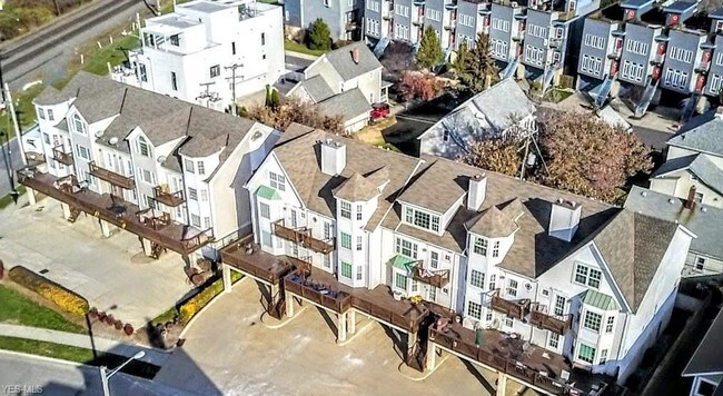 Building Photo - 1211 W 69th St