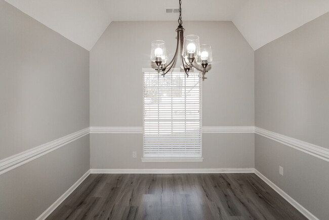 Foto del edificio - 2417 Bethany Dr