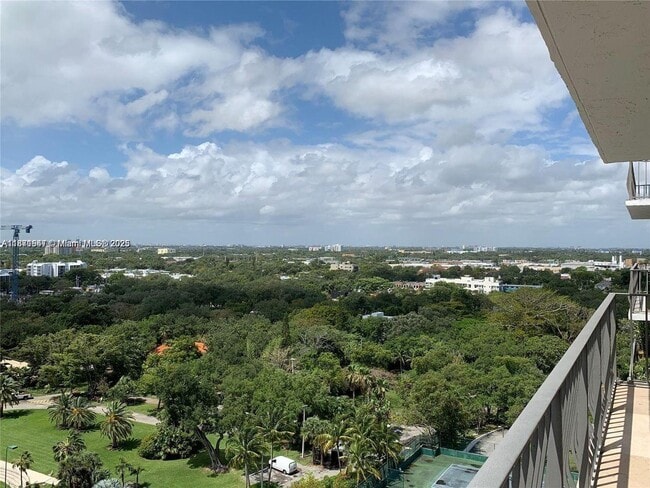 Foto del edificio - 780 NE 69th St