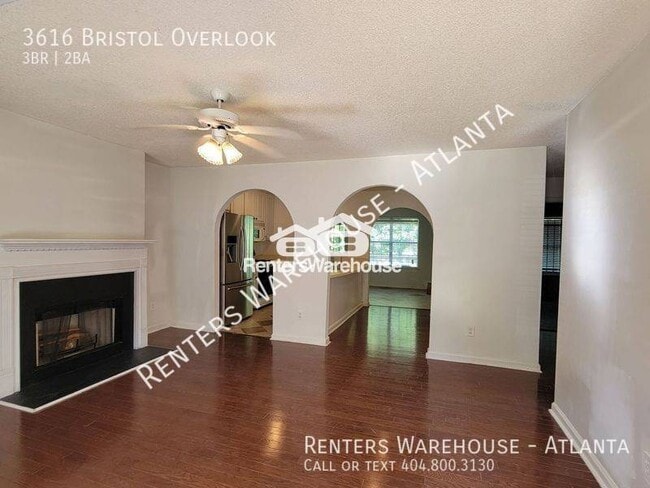 Building Photo - Charming 3 Bedroom 2 bathroom home with ha...