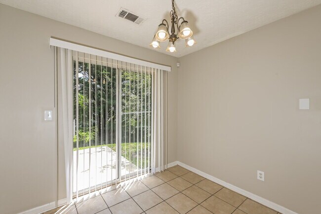 Building Photo - 8756 Ansley Way