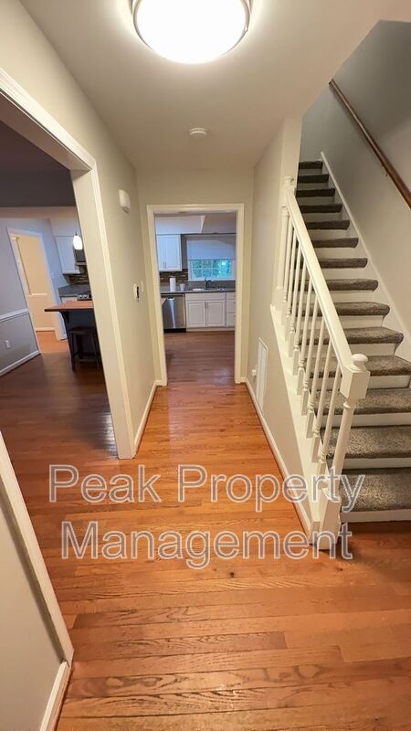 Building Photo - 2353 Shoreham Dr
