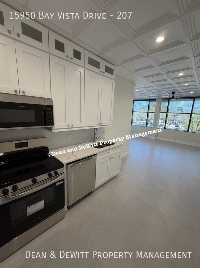 Building Photo - 1 Bed/1 Bath - Unit 207