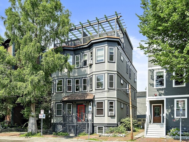 Building Photo - 3 Blackstone St