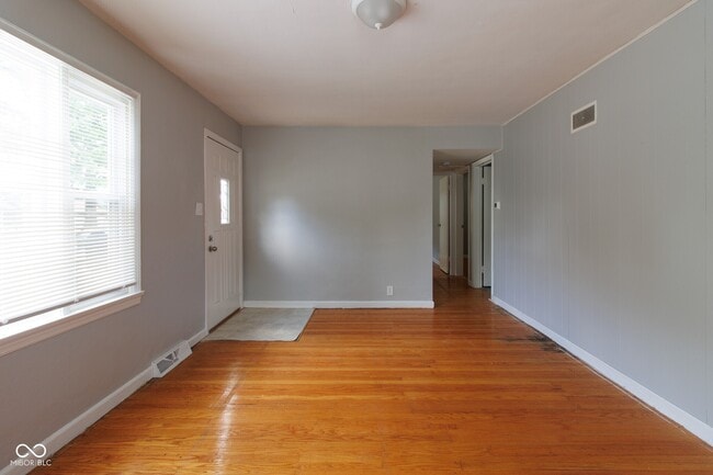 Foto del edificio - 4430 N Longworth Ave
