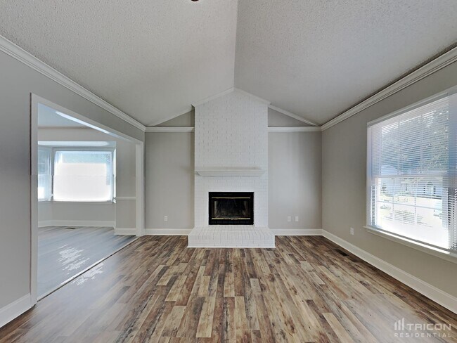 Building Photo - 5125 Cottage Bluff Ln