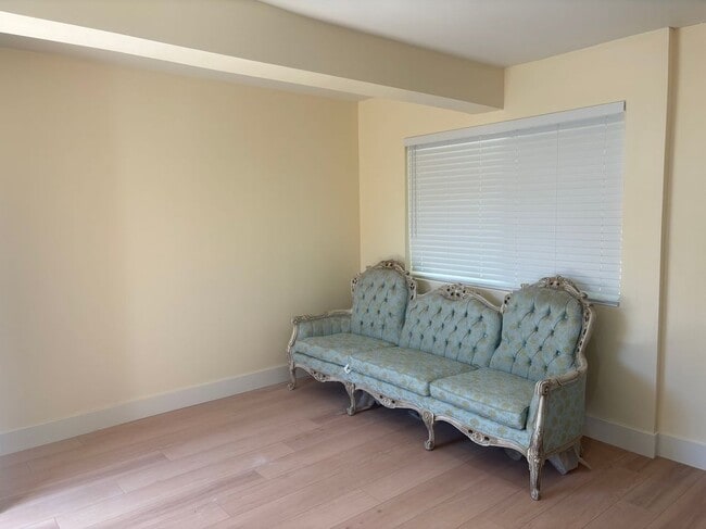 Foto del edificio - 23335 Hartland St