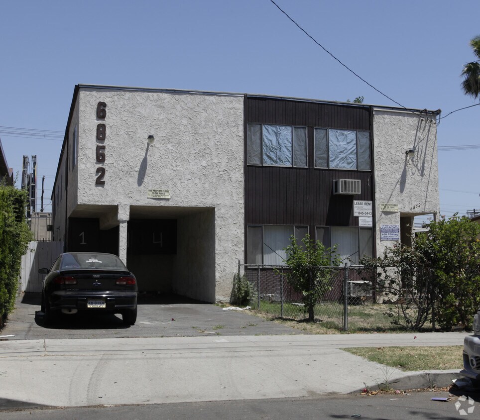 Foto del edificio - 6852 Simpson Ave
