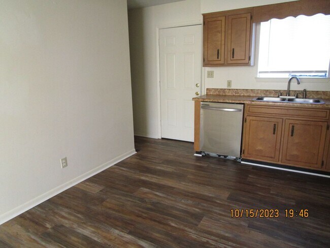 Foto del edificio - 3702 E 11th St, #D