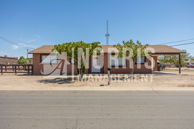 Building Photo - Great Home in the Heart of Eloy