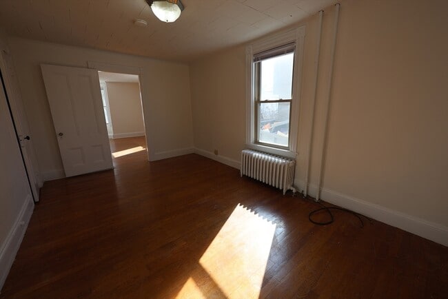 Building Photo - 31 June St