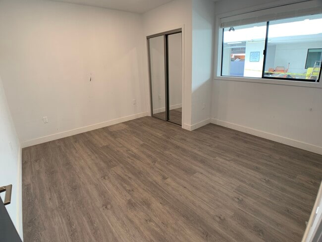 Foto del edificio - 14639-14645 Vanowen St