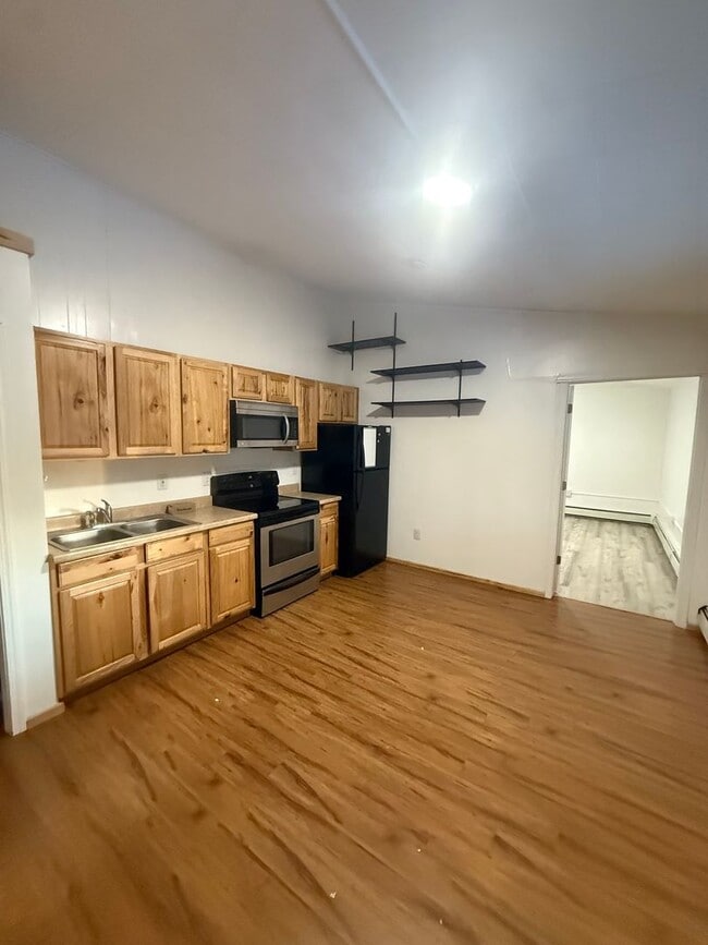 Foto del edificio - 1315 Ballaine Rd