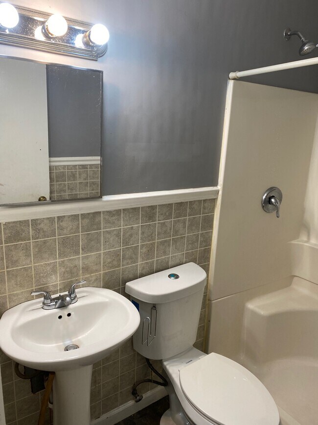 Building Photo - 10405 Trask Dr