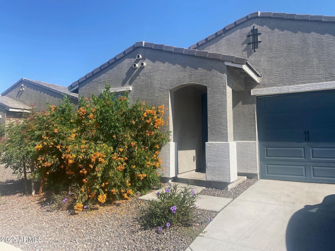 Foto principal - 6940 W Beth Dr