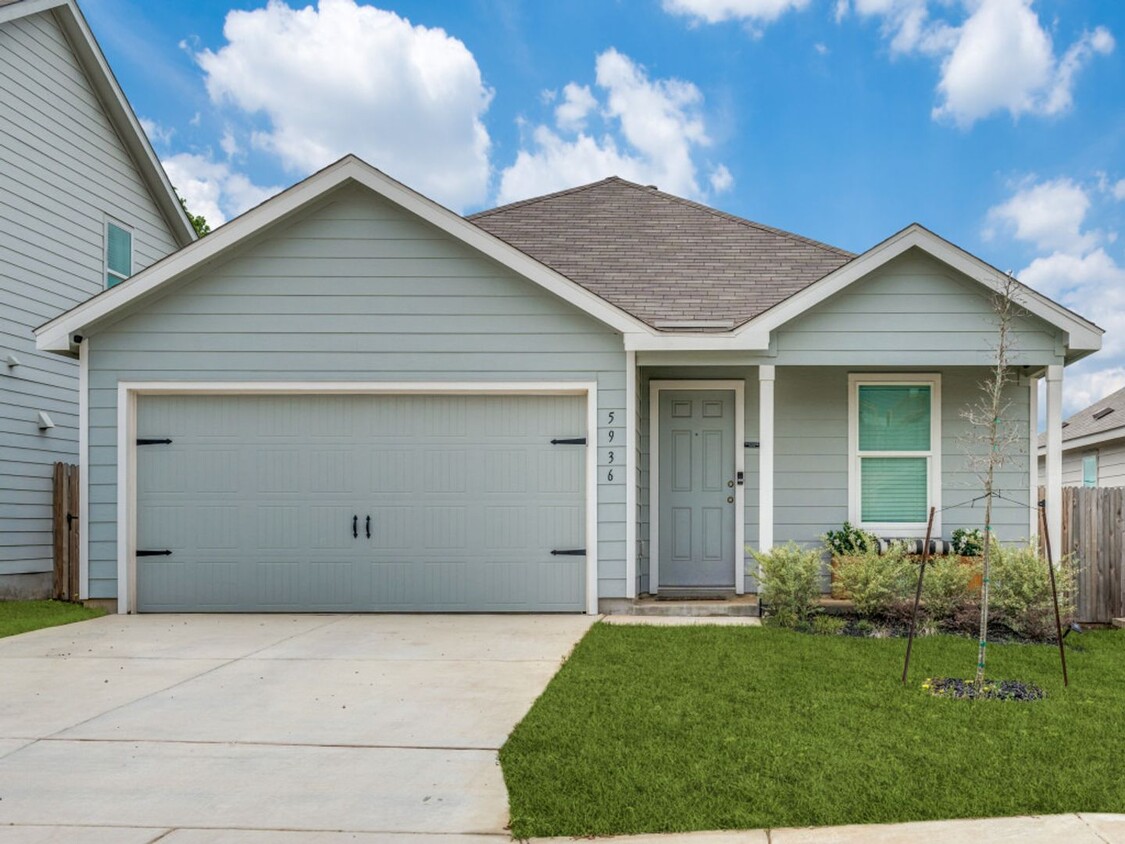 Primary Photo - Electric and Gas Included in Rent!!