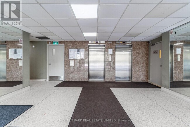Building Photo - 40 Godstone Rd