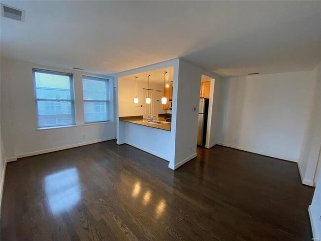 Building Photo - 5330 Pershing Ave
