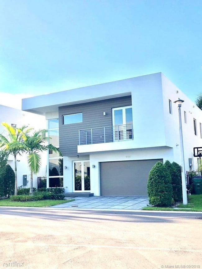 Building Photo - 5 br, 5 bath House - 9850 NW 74th Ter