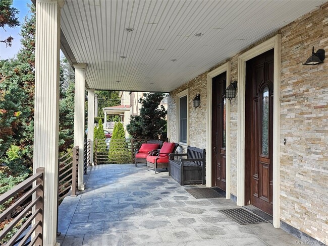 Foto del edificio - 49 Greenridge Ave