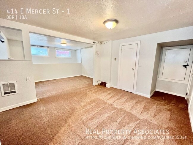 Building Photo - 414 E Mercer St