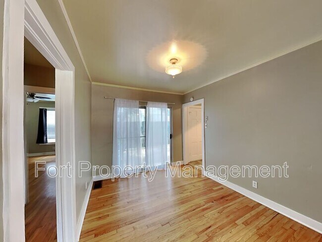 Foto del edificio - 3551 W. 4th Street