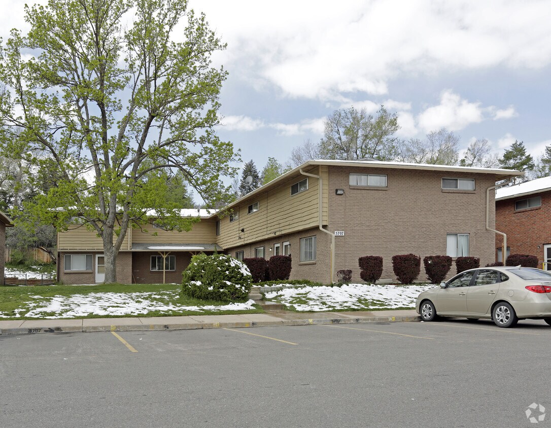 Primary Photo - 5707-5709 S Pearl St