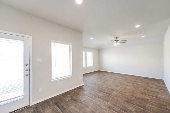 Foto del edificio - 21302 Brookwood Cres Dr