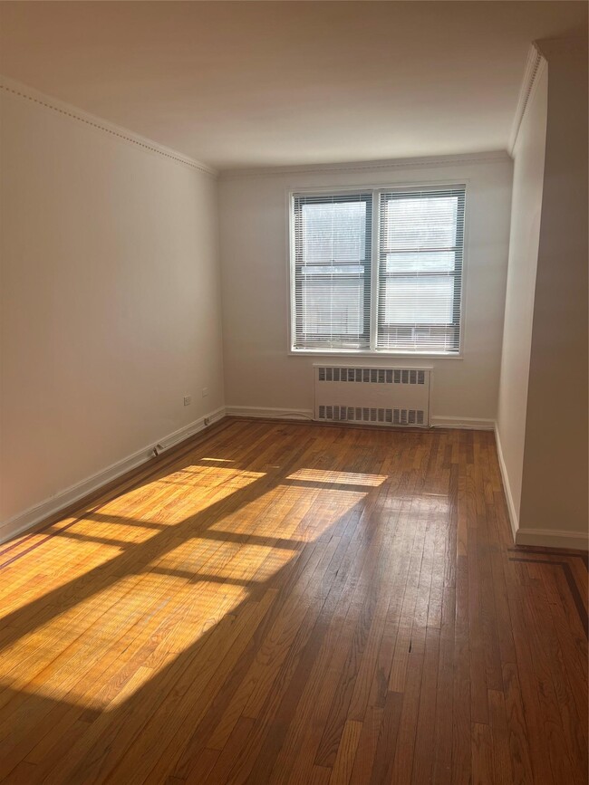Building Photo - 37-27 86th St
