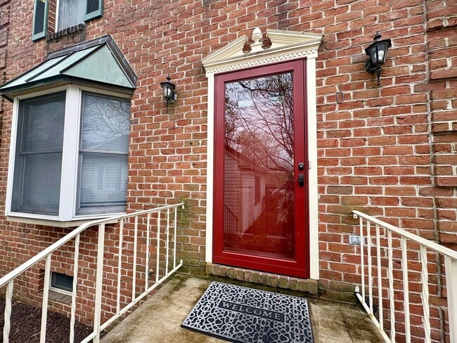 Foto del edificio - 3 Bedroom 4 Bathroom Available in Hummelstown w/Large Bonus Room!